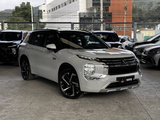 MITSUBISHI OUTLANDER 2.4 PHEV SIGNATURE S-AWC DHT MITSUBISHI OUTLANDER 2.4 PHEV SIGNATURE S-AWC DHT
